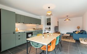 Appartement 70 M2 Climatise Avec Balcon Et Parking